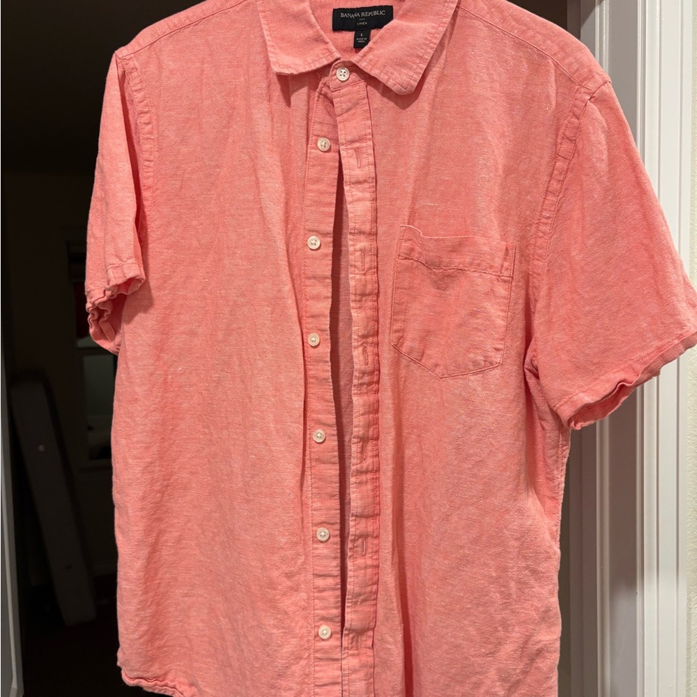 Banana Republic Men's Coral Button Down Shirt